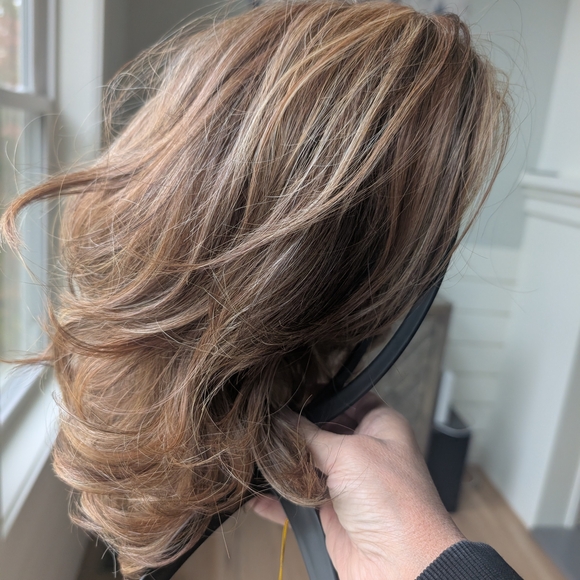 Belle Tress Nutella Buttercream Wig - Picture 4 of 9